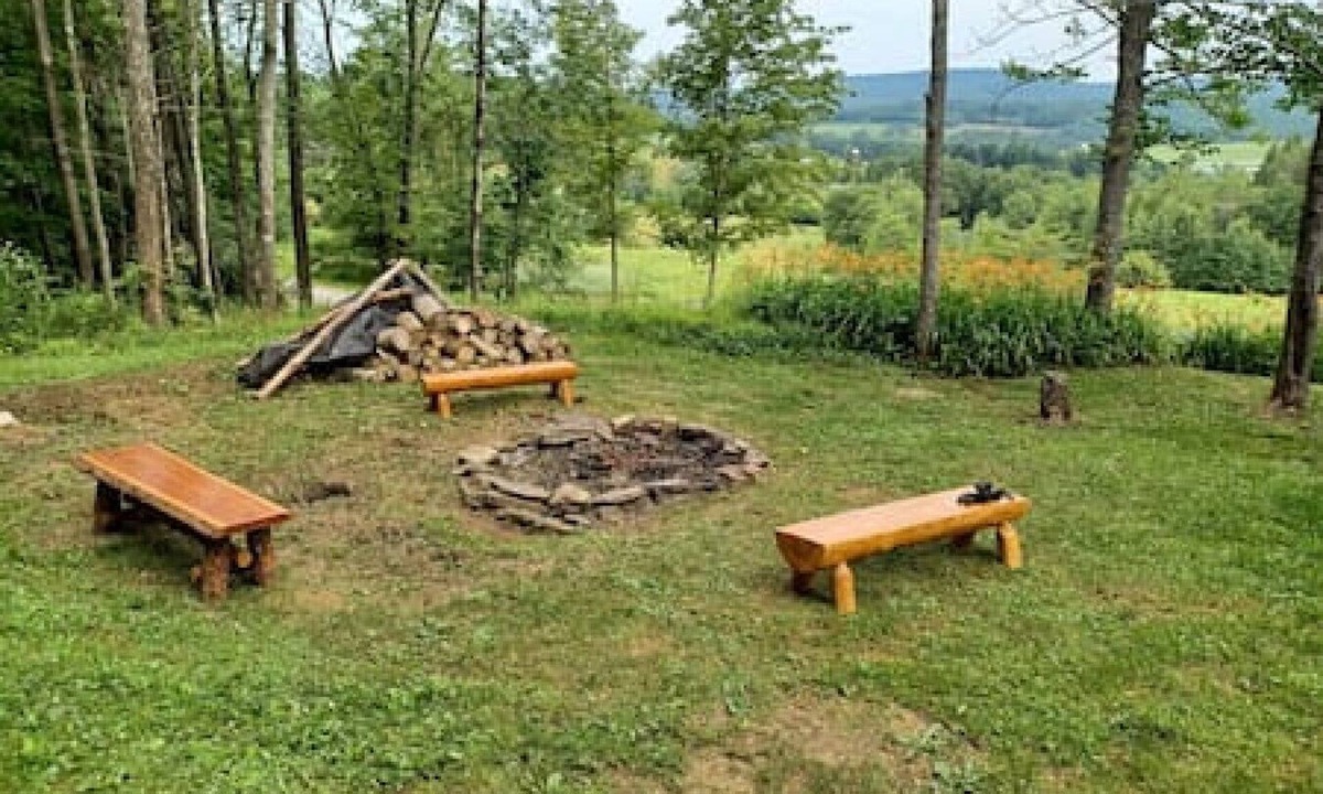 Arnot Cabin | Cozy Renovated Studio + Firepit + Mountain Views