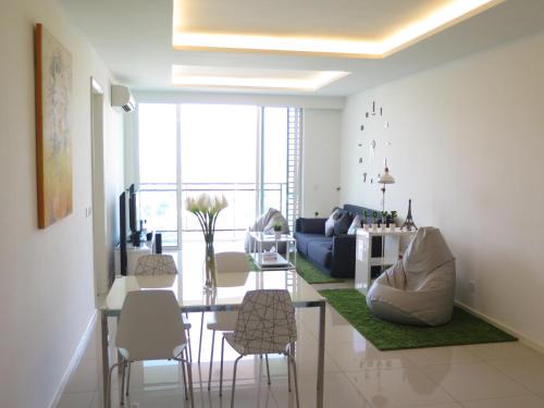 Bunga Paya Pantai Apartment | Cozy Residence Melaka