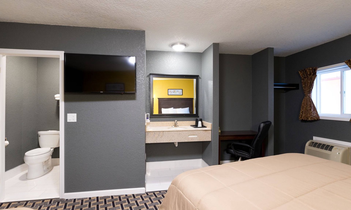 Des Moines Hotel | Cozy Rest Motel