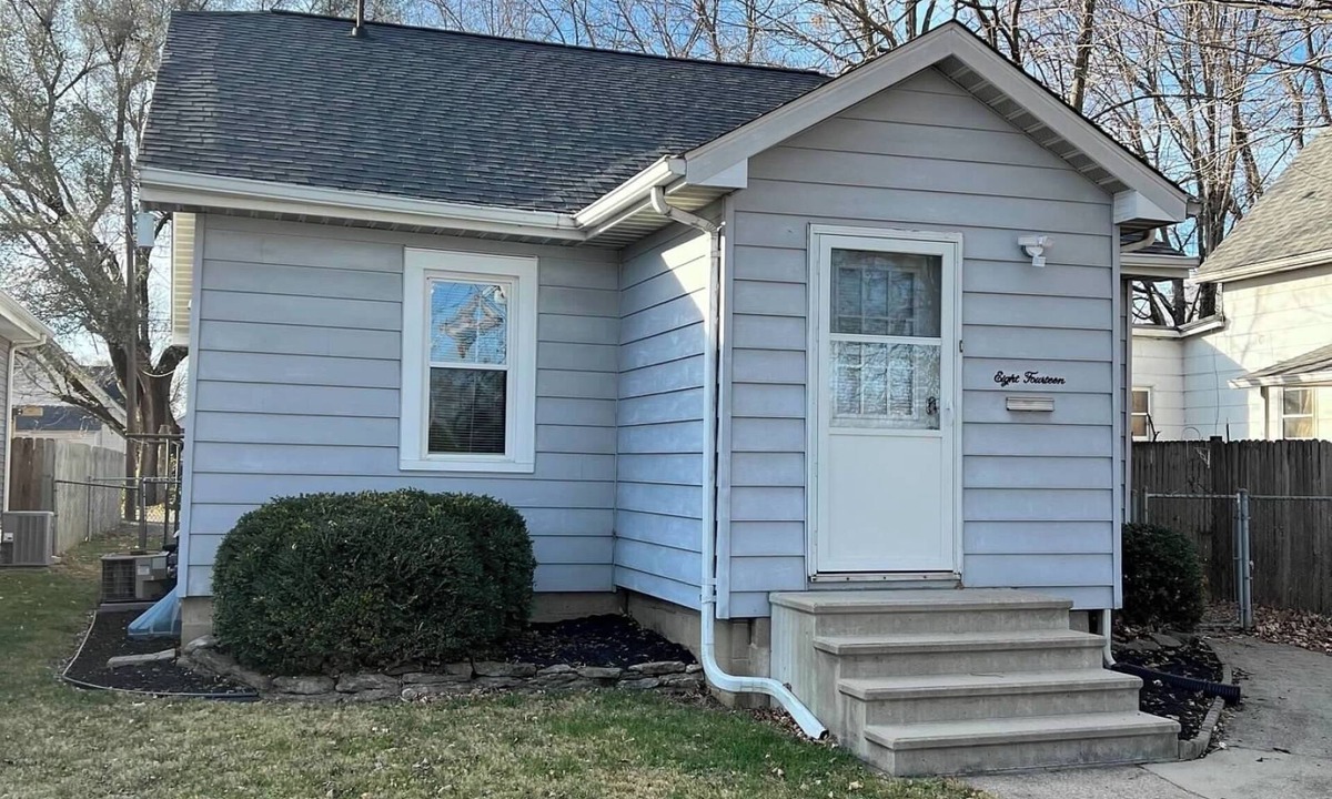 Columbus House | Cozy Retreat + 2 car garage
