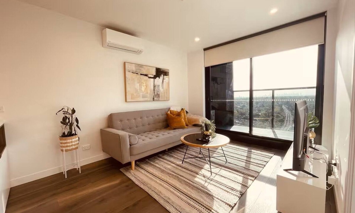 Box Hill Apartment | Cozy Retreat