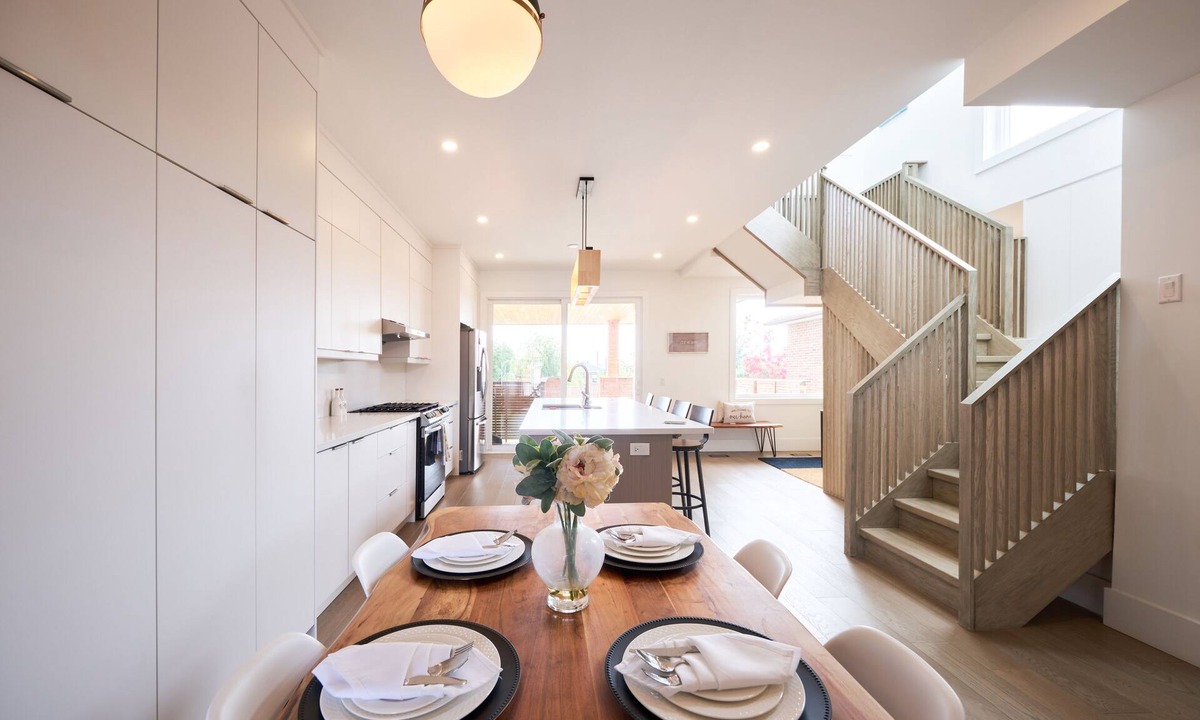 Rustic House | Cozy Retreat Bright House