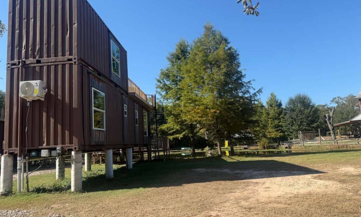 Tomball Apartment | Cozy Retreat Home with deck. Pet friendly!- Pines
