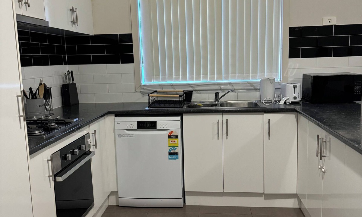 Werribee House | Cozy Retreat in Werribee