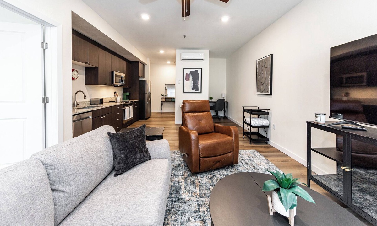 Mountain Shadows Apartment | Cozy Retreat Near Trails & Views