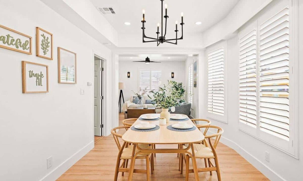 Harbor House | Cozy Retreat Near Downtown – Perfect for Families