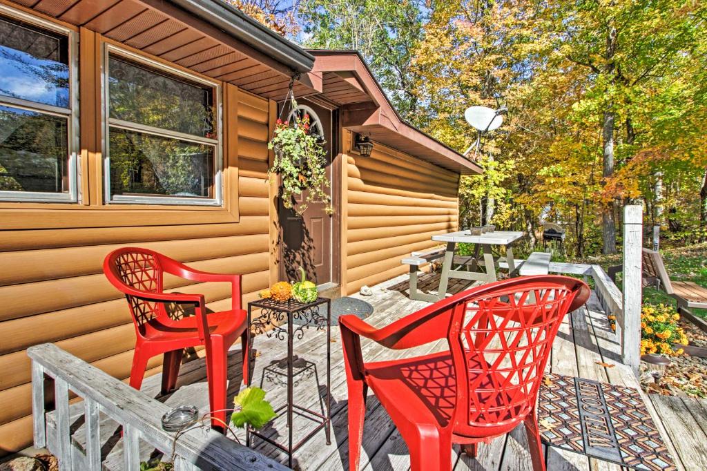 Garrison House | Cozy Retreat w/Fire Pit < 1 Mi to Mille Lacs Lake