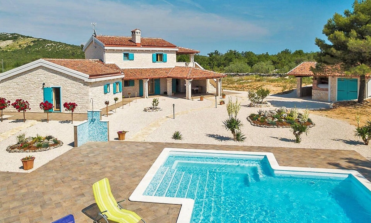 Primosten Burnji Villa | Cozy Retreat with Pool, Surrounded by Olive Groves & Vineyards