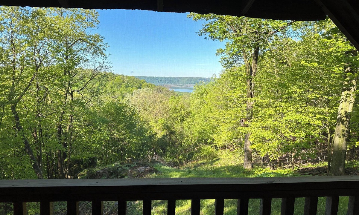 De Soto Cabin | Cozy Ridge Retreat