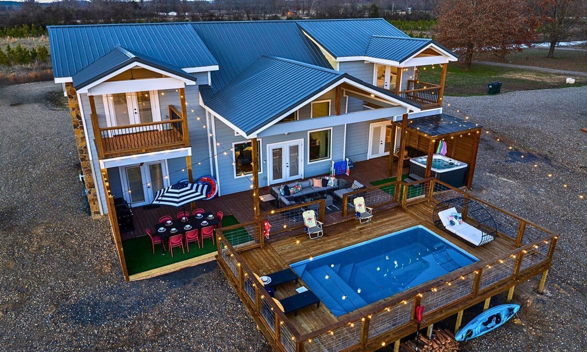 Broken Bow Cabin | Cozy River Getaway W/Heated Pool, Pool Table, Kayaks, Fishing | EV