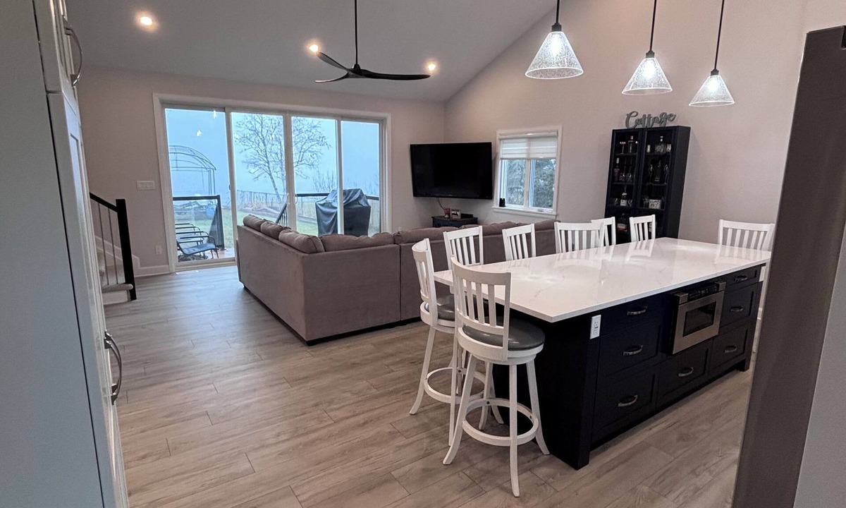 North Grenville House | Cozy River Home