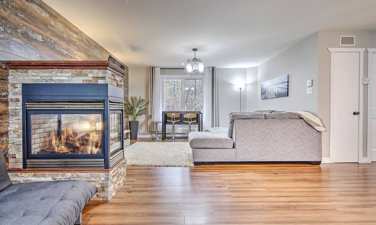 Saint-Jean-de-Matha Cottage | Cozy Riverfront Property