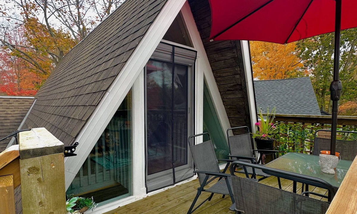 Plympton-Wyoming Cottage | Cozy Riverfront A-Frame. Paddle from the Backyard or Walk in mins to Lake Huron