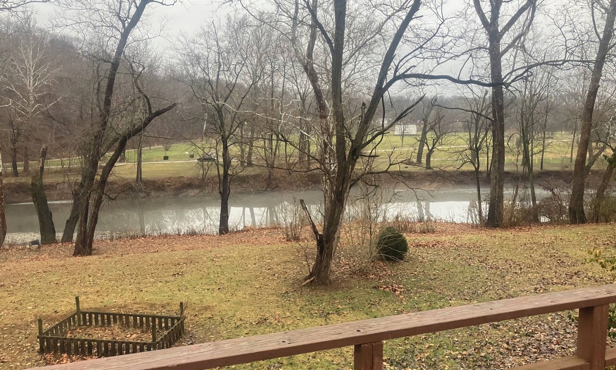 Crawfordsville House | Cozy Riverside Retreat on Sugar Creek – Perfect for a Relaxing Getaway!