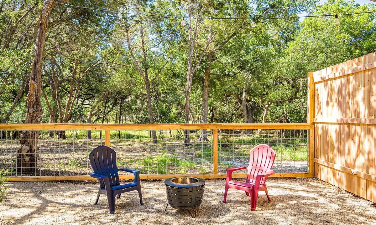 Driftwood Cabin | Cozy Romantic TINY HOME CABIN w/FirePit and Blackstone Grill