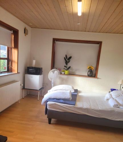 Billund House | Cozy Room with Garden View in centre of Billund