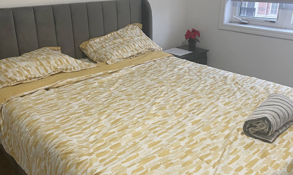 Oshawa House | Cozy Rooms in a great location by Durham College, Oshawa