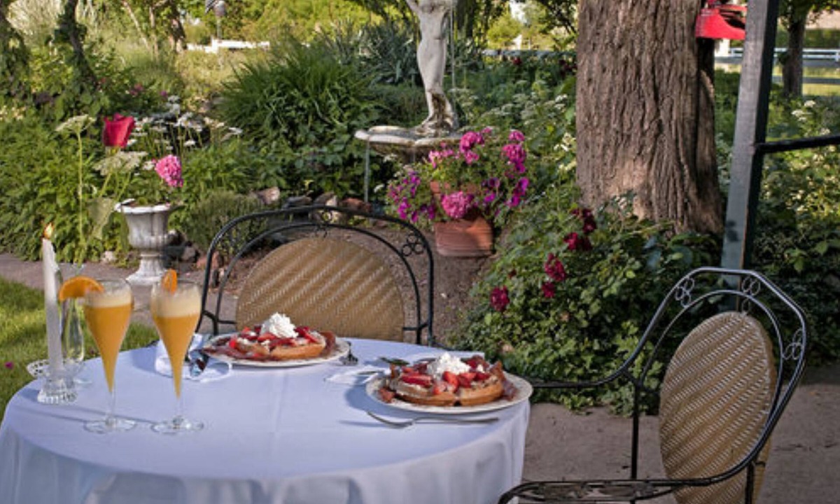 Grandview Bed & Breakfast | Cozy Rose Inn