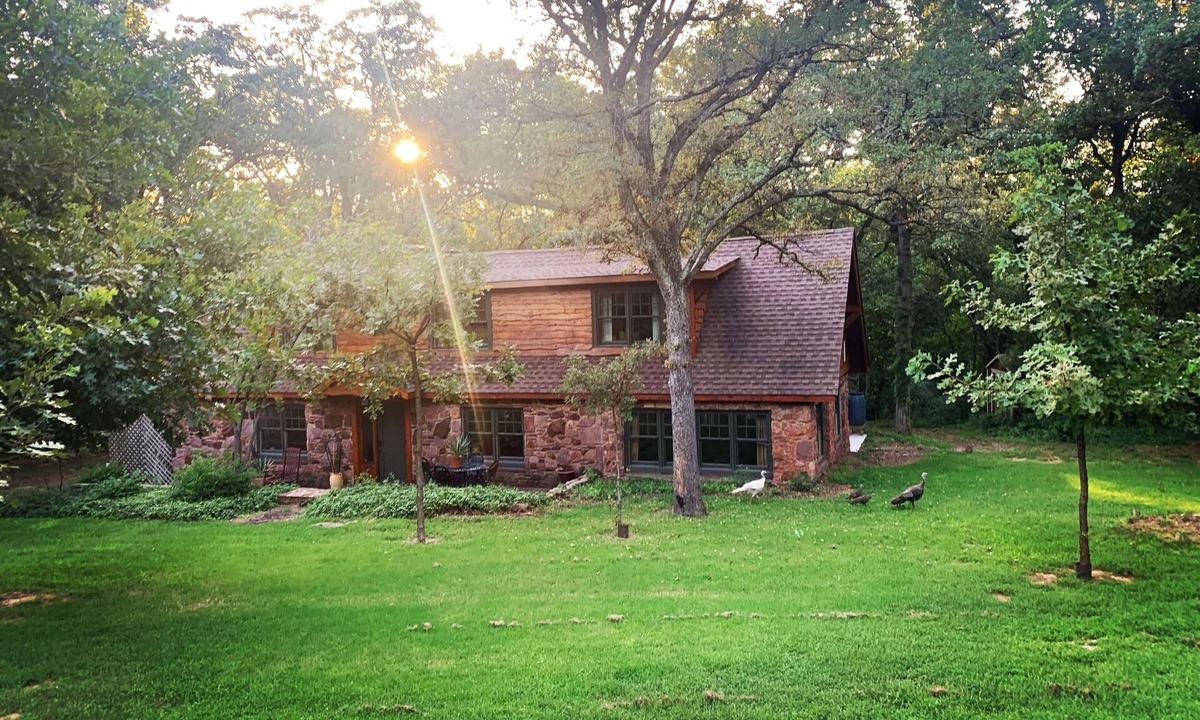 Edmond House | Cozy Route 66 Cabin with Hot Tub - The Gate House — a cozy, beautifully curated retreat in Edmond, OK.