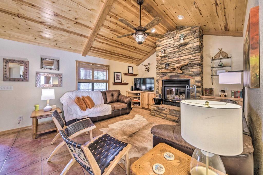 Ruidoso House | Cozy Ruidoso Cabin Retreat w/Private Hot Tub