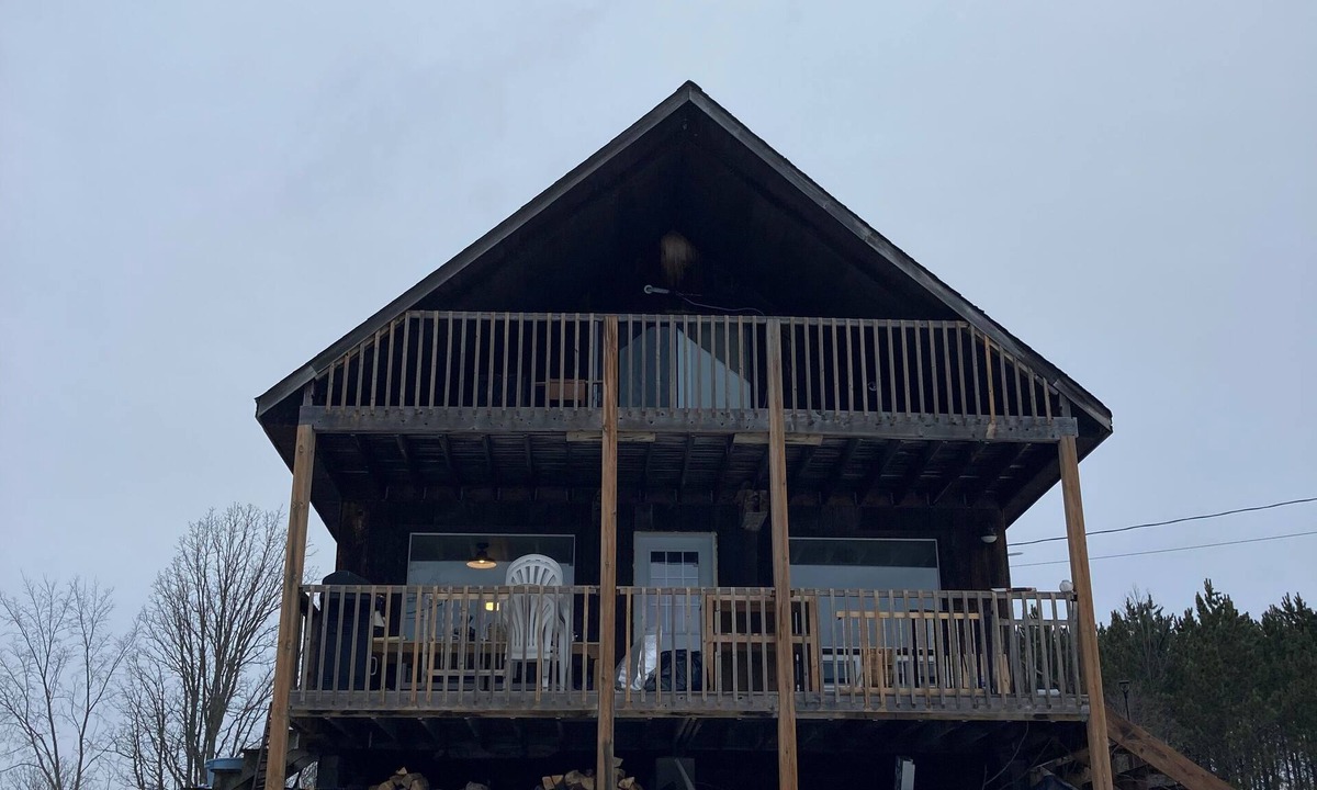Ivanhoe Other | Cozy rural getaway. 5 acres with pond and forest. Family/pet friendly!