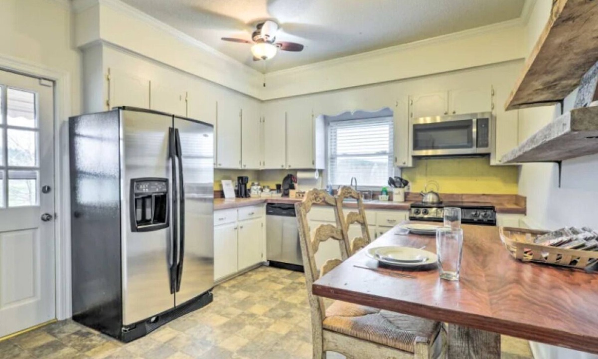 Louisburg House | Cozy, Rural Retreat just outside Raleigh