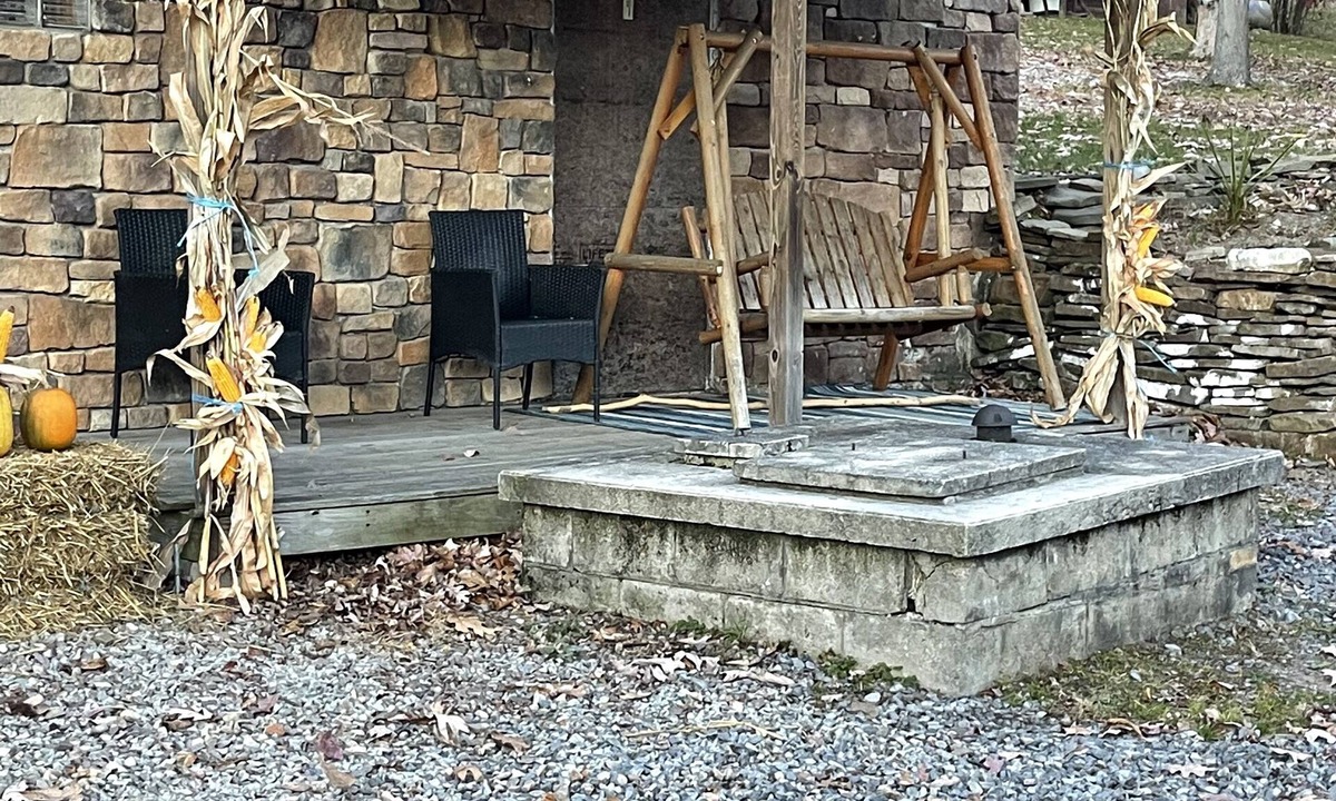 Fairhope Cabin | Cozy Rustic Cabin in the county!