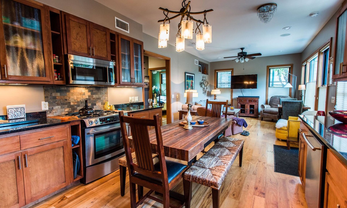Greater South River City Cottage | Cozy Rustic SoCo Cottage "Excellent Amenities & Location 5 Star" AskAbout3+Month