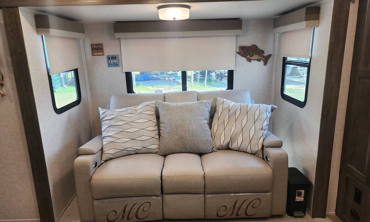 Mooresburg House | Cozy RV in Soothing Mooresburg with AC, WiFi, Beach/Boat Lake access and fishing