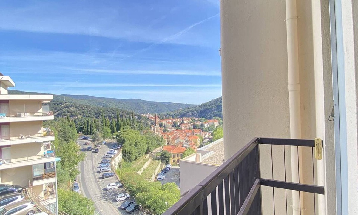 Amelie-les-Bains-Palalda Apartment | Cozy studio with balcony in Amélie-les-Bains - WIFI