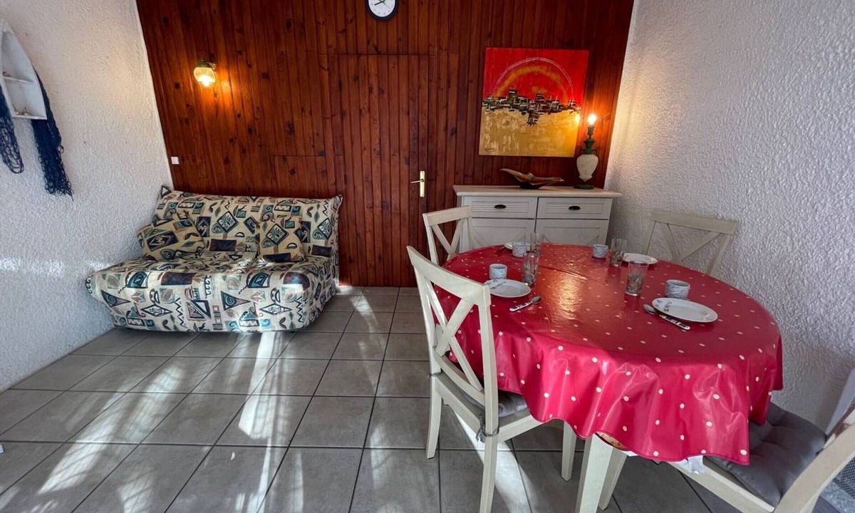 Argeles Plage Apartment | *Cozy Seaside Studio with Balcony, 200m from Beach, Sleeps 4*