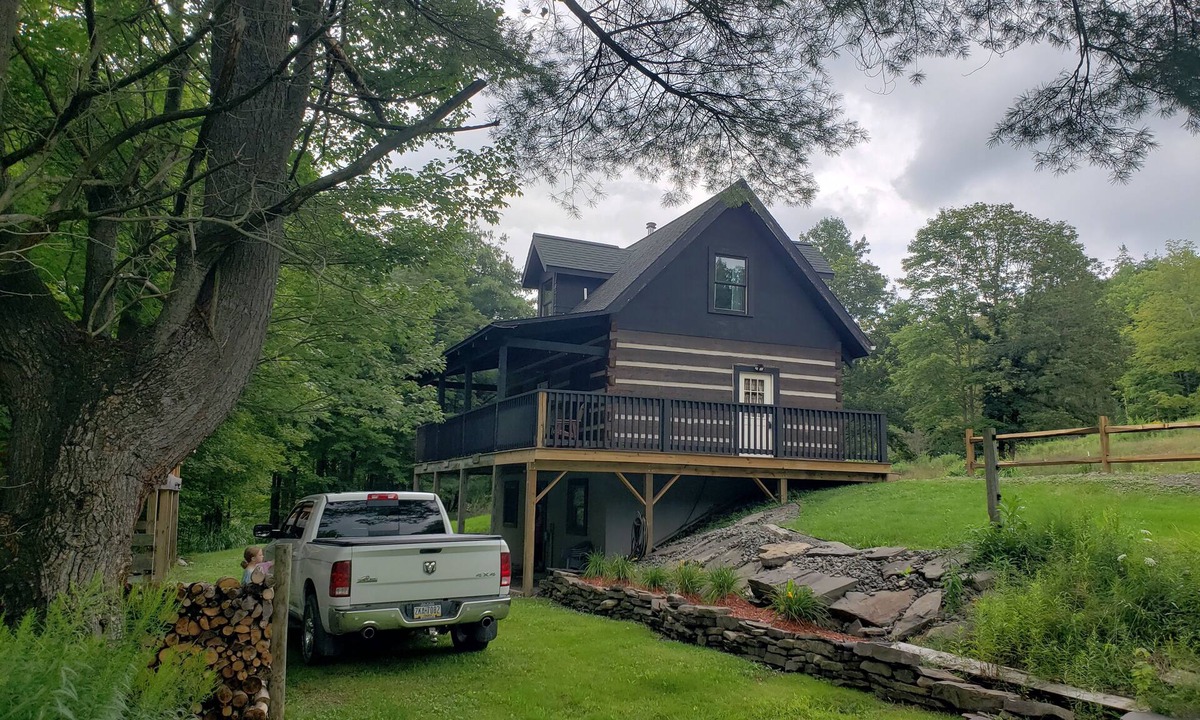 Town of Catharine Cabin | Cozy, secluded log cabin, summer vacation get-away or Fall Hunters paradise .