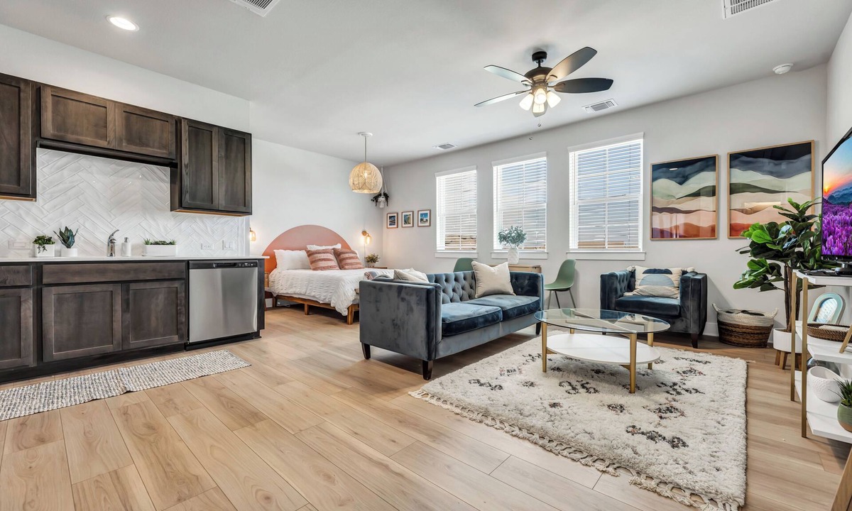 Austin Apartment | Cozy secluded studio with full kitchen - W&D