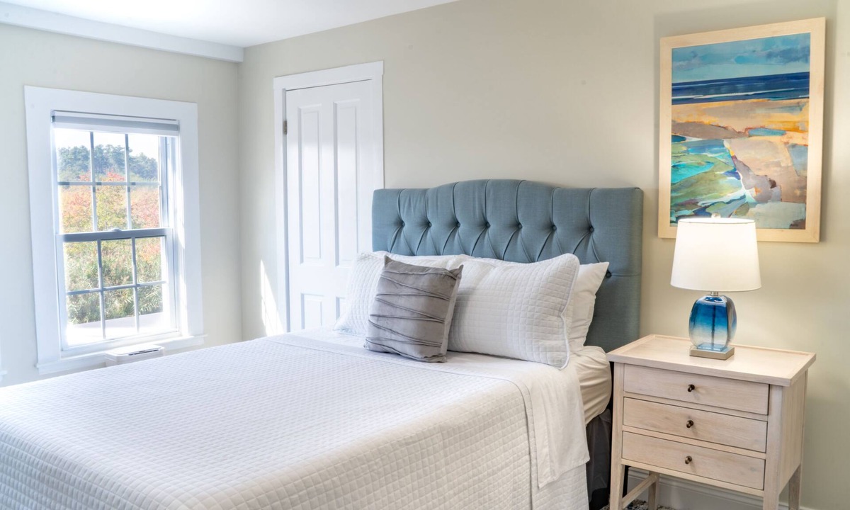 Hampton Hotel | Cozy second floor suite with kitchenette!