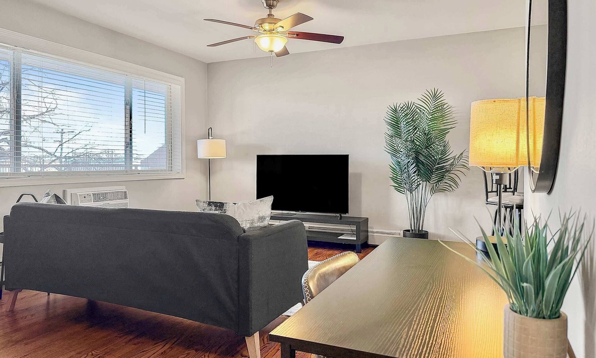 Arlington Heights Apartment | Cozy & Serene 1BR Escape
