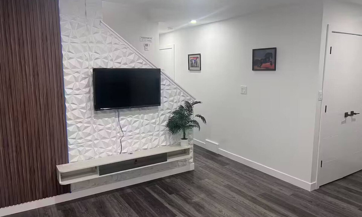 Regina Apartment | Cozy short stay special, close to the airport