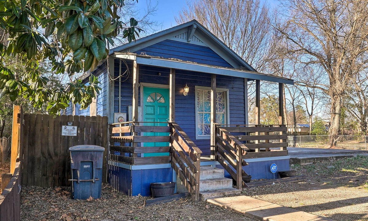 Broadmoor House | Cozy Shreveport Vacation Rental ~ 4 Mi to Dtwn
