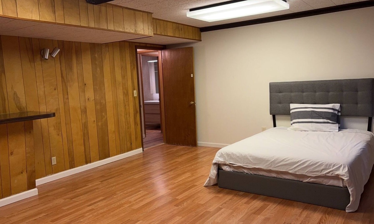 Lake Hills House | Cozy & simple