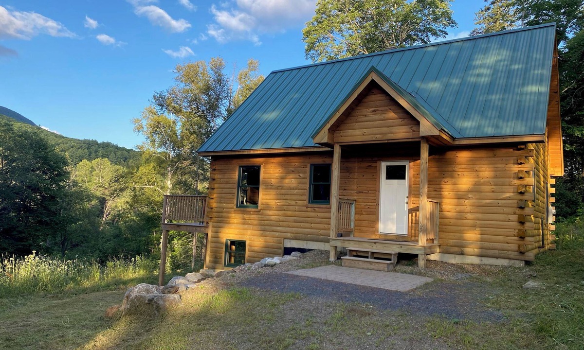 Stratton Cabin | Cozy Ski Cabin near Sugarloaf!