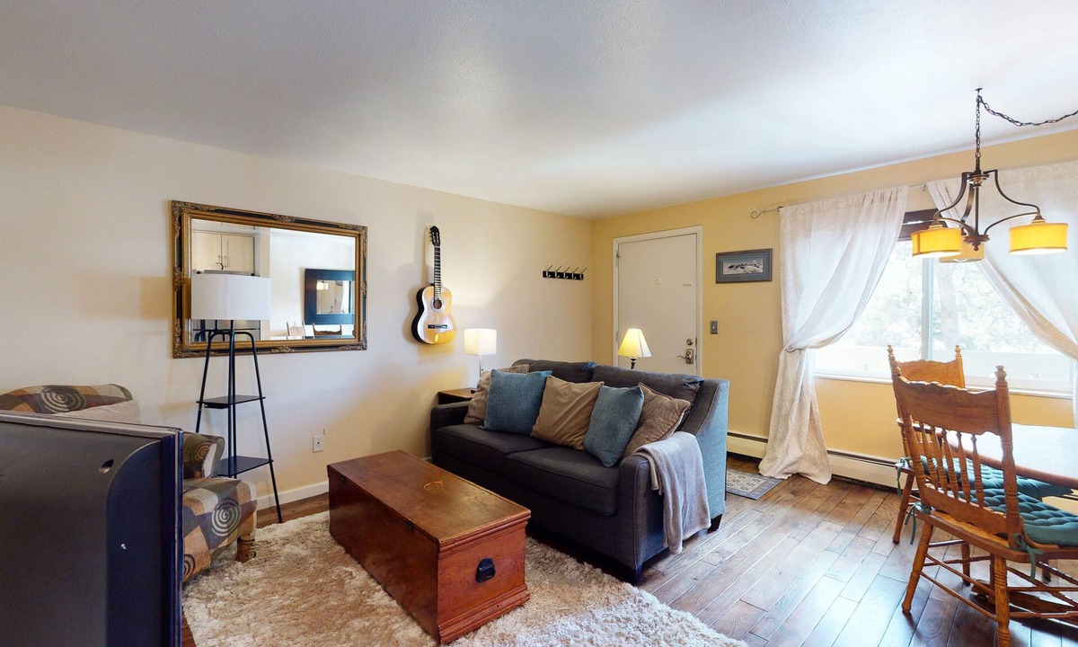 Historic District Condo | Cozy ski condo w/a full kitchen - just steps from shops, restaurants, & slopes