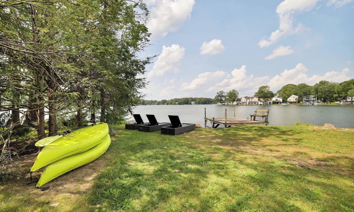 Wolcott House | Cozy Ski/Lakefront Retreat