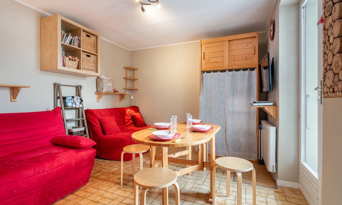 Villard-de-Lans Apartment | Cozy South-Facing Studio with Stunning Mountain Views