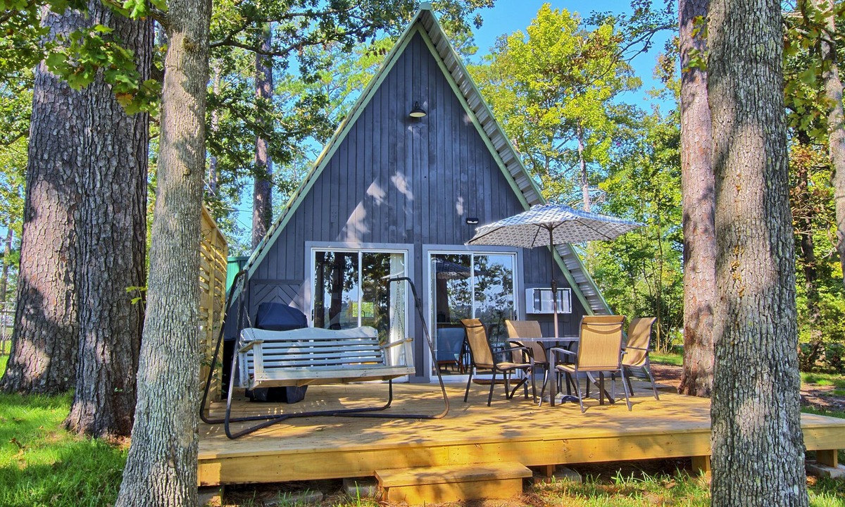 South Toledo Bend Cabin | Cozy South Toledo Bend Waterfront Cabin w/Dock