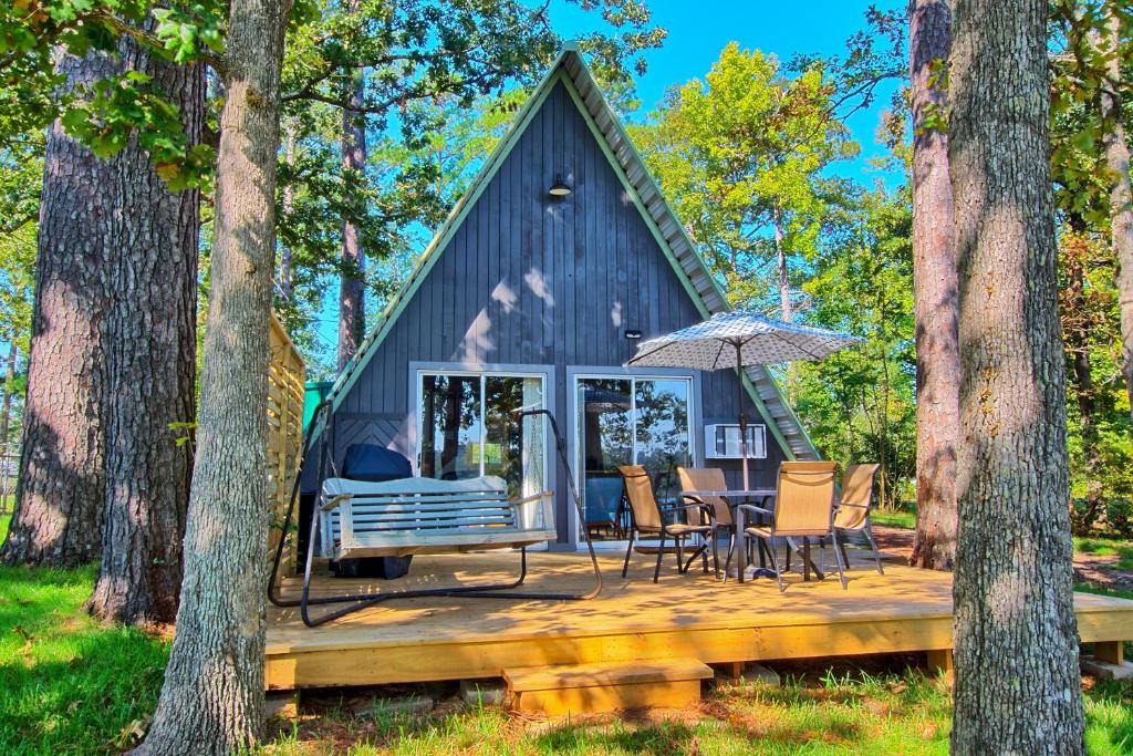 South Toledo Bend House | Cozy South Toledo Bend Waterfront Cabin w/Dock