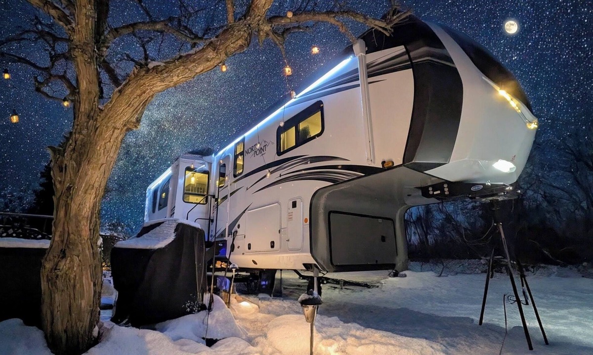 Mississippi Mills House | Cozy Spa RV Hot Tub Pool Backyard Ottawa