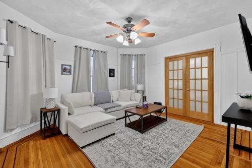 Malden House | Cozy&Spacious 7Br home in Malden w free Parking