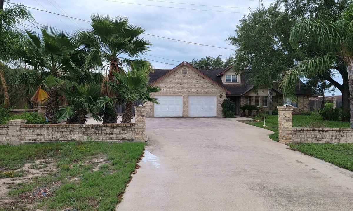 Roma House | Cozy, spacious, and quiet home!
