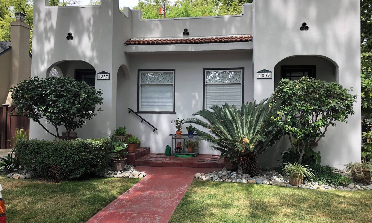 Land Park House | Cozy Spanish Bungalow bordering Land Park and Downtown