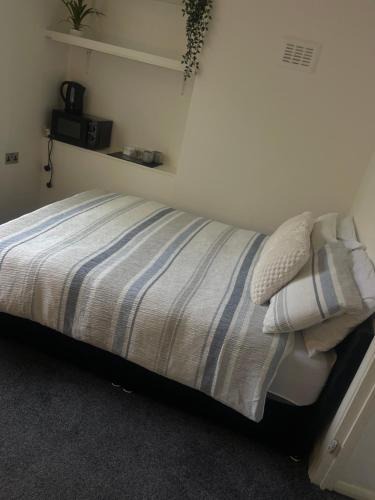 Vassall House | Cozy stay with garden view