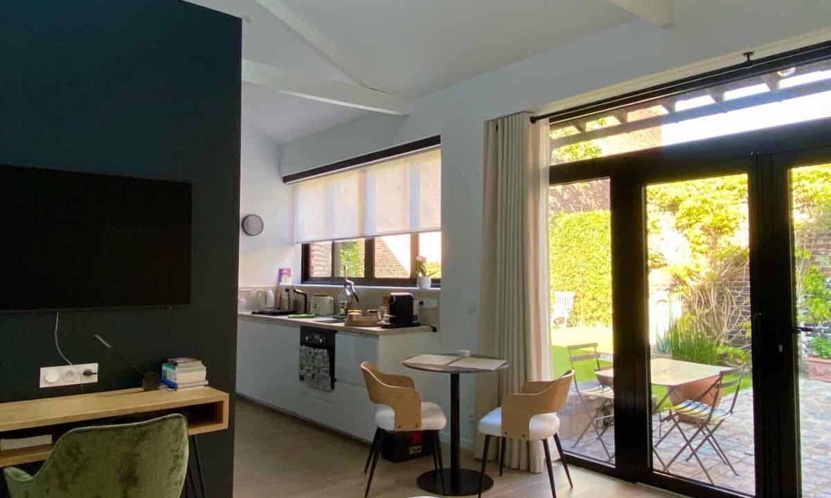 Saint-Andre-lez-Lille Apartment | Cozy studio with WiFi, air conditioning and secure parking near Lille